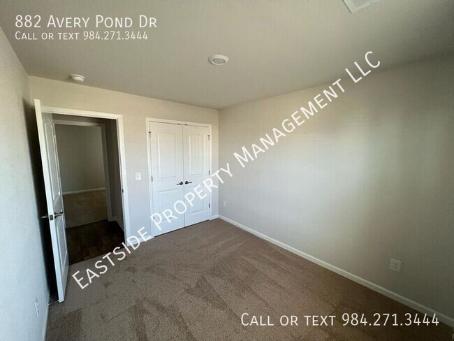 Building Photo - 882 Avery Pond Dr