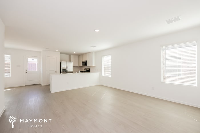 Building Photo - 1065 Neyland Dr