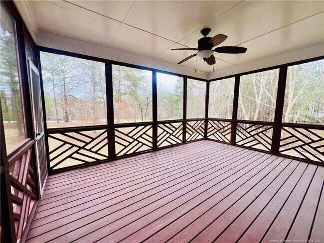 Building Photo - 96 Lamplighter Way