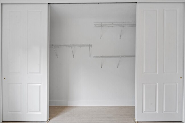 Building Photo - 2881 NE 32nd St