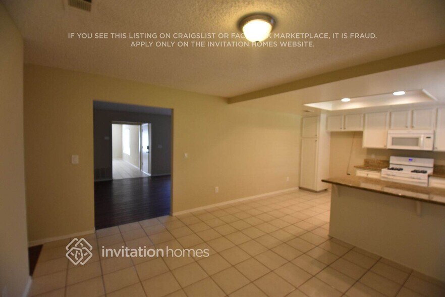 Building Photo - 12625 Softwind Dr