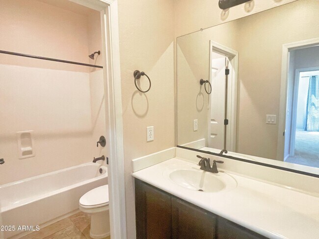 Building Photo - 3507 S Falcon Dr