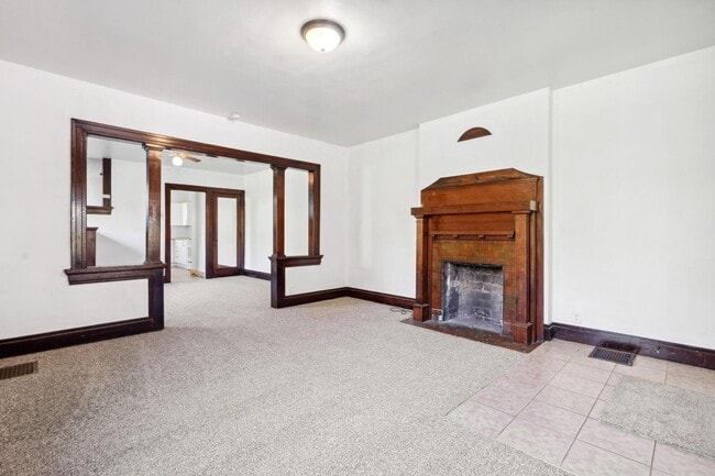 Building Photo - 112-114 Rockwood Ave - 114