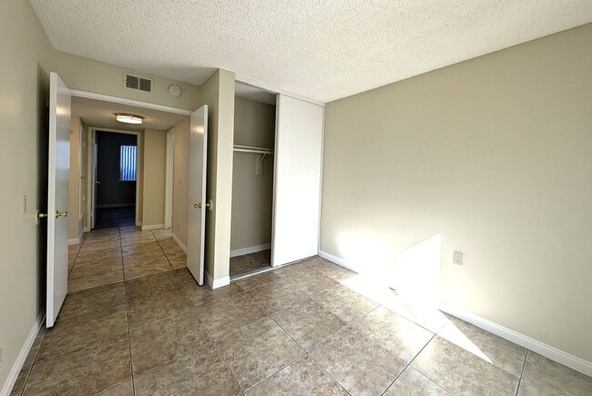 Building Photo - 2 Stories SFR - 4 Bedrooms + 2 Baths.  AVAILABLE NOW!