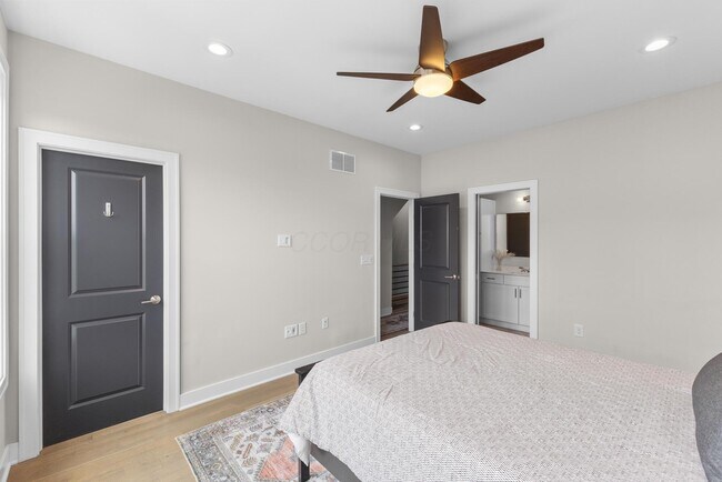 Building Photo - 293 Auden Ave