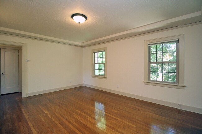 Building Photo - 2310 SE 22nd Ave