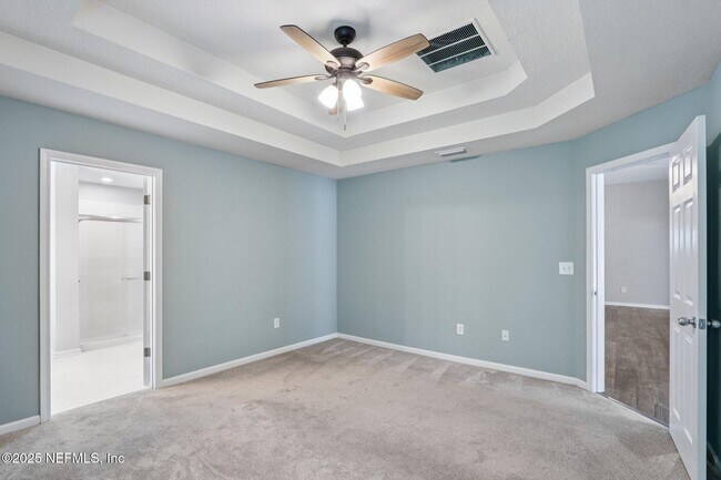 Building Photo - 562 S Aberdeenshire Dr