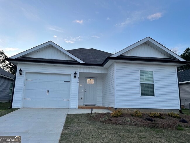 Primary Photo - 114 Jaybee Dr