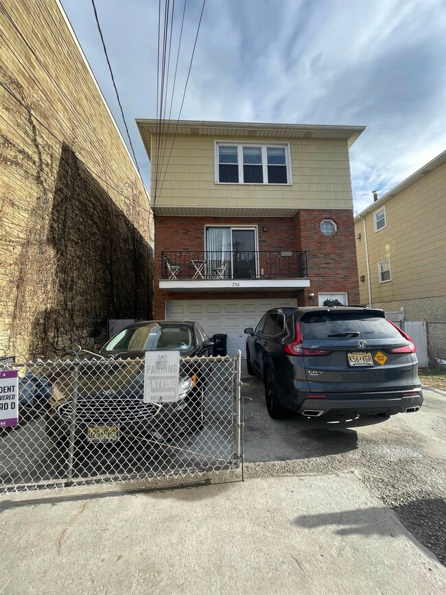 Building Photo - 230 Webster Ave