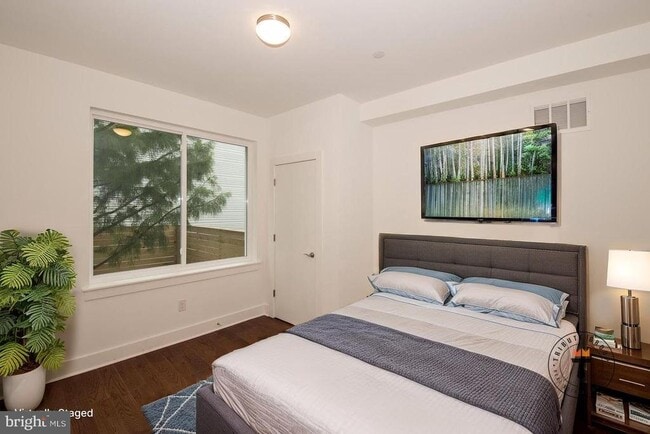 Building Photo - 1956 N 8th St