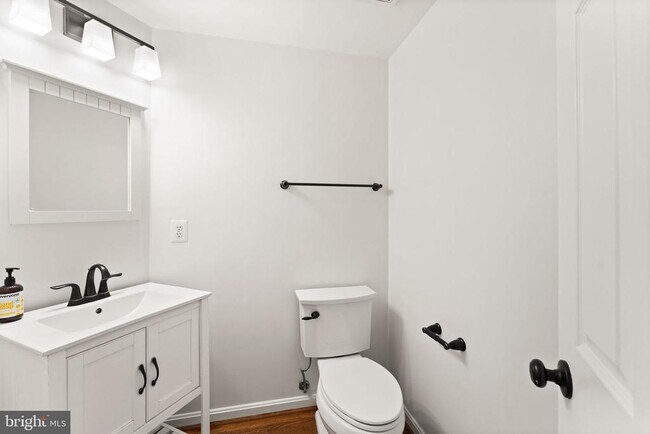 Building Photo - 43205 Cardston Pl