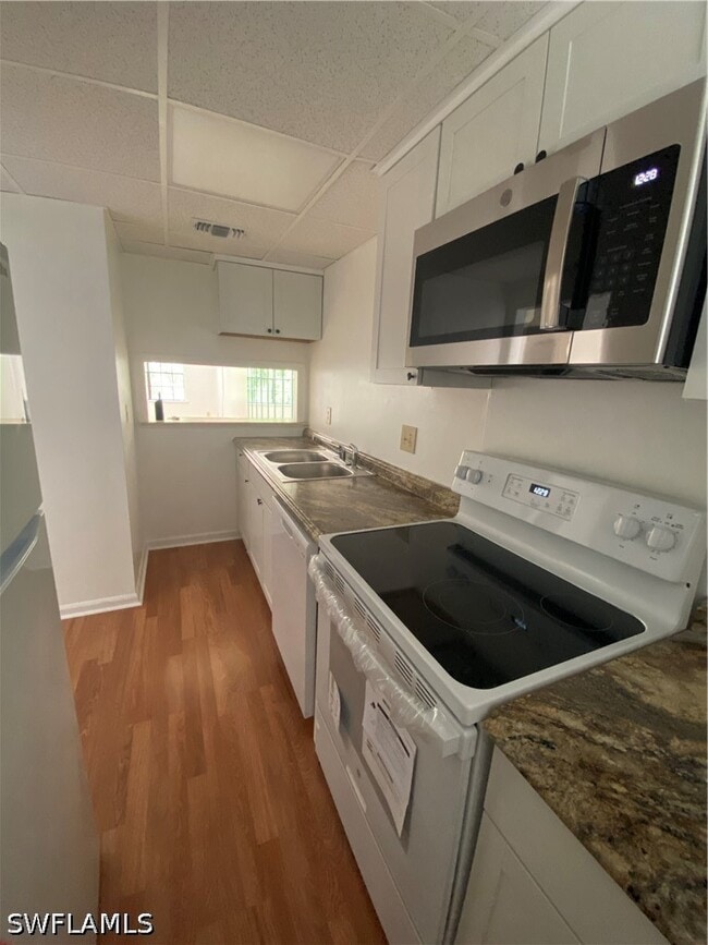 Building Photo - 5294 Treetops Dr