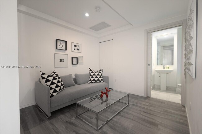 Building Photo - 801 S Miami Ave
