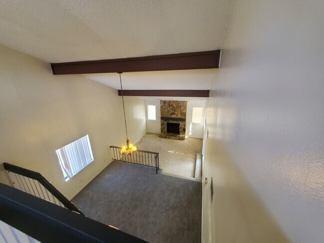 Building Photo - 4624 Landscape Dr