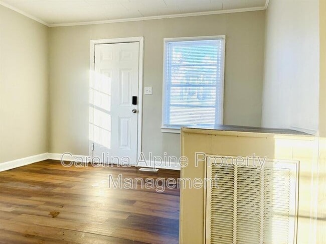 Building Photo - 309 E Gibbs St