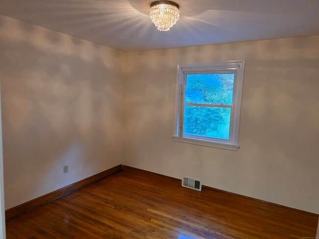 Building Photo - 481 Bunker Hill Ave