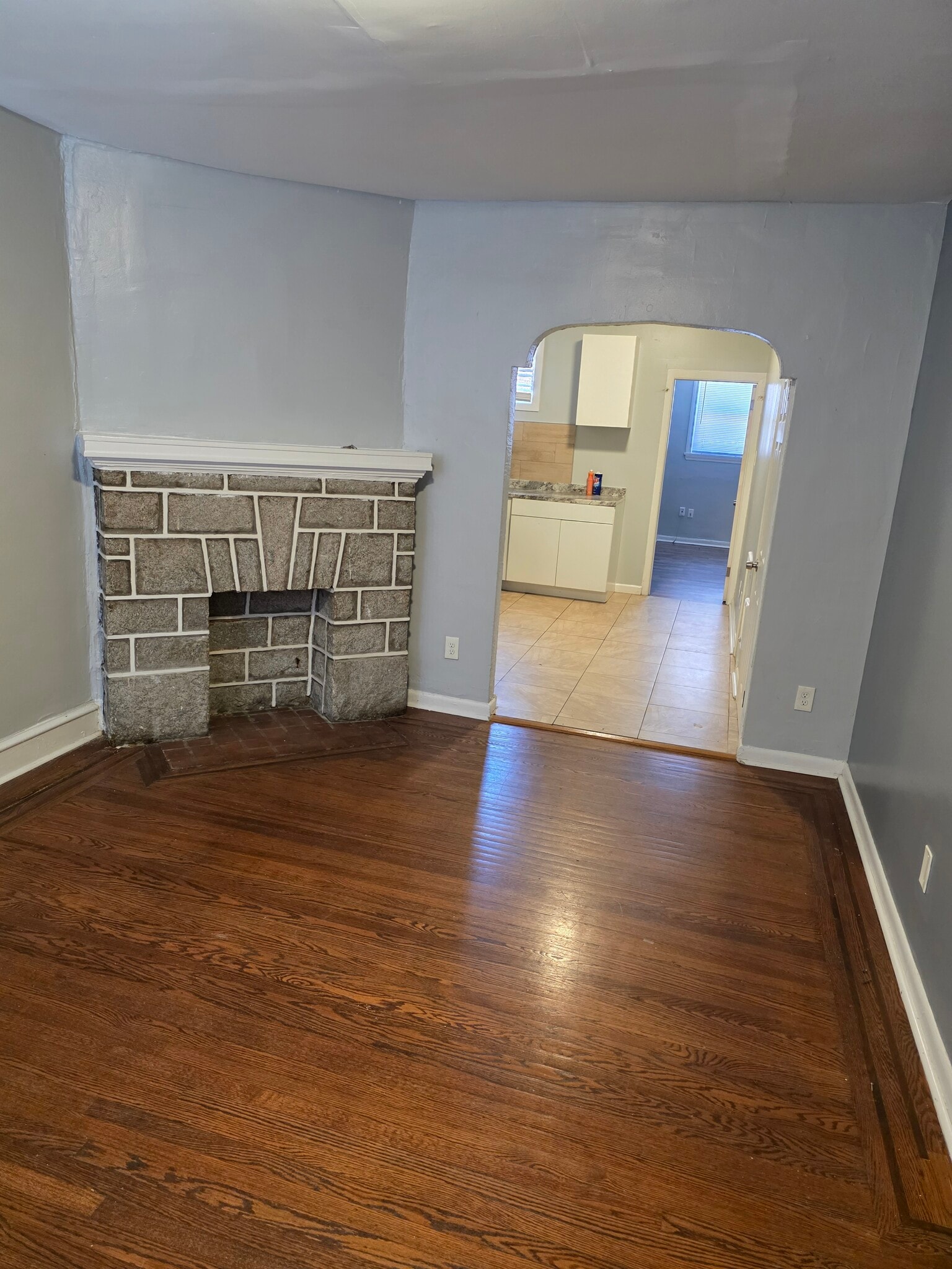 Building Photo - 404 N Daggett St