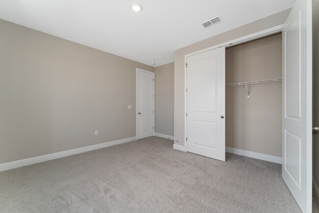 Building Photo - 13254 McMillan Dr