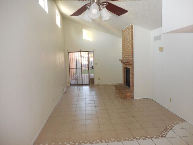 Building Photo - 3110 Isla Marino St