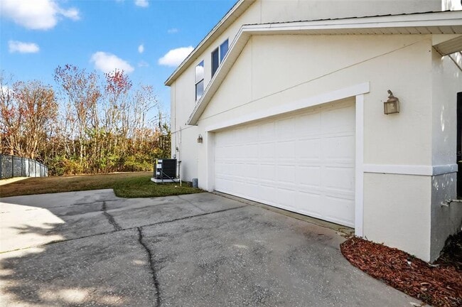 Building Photo - 413 Country Cottage Ln