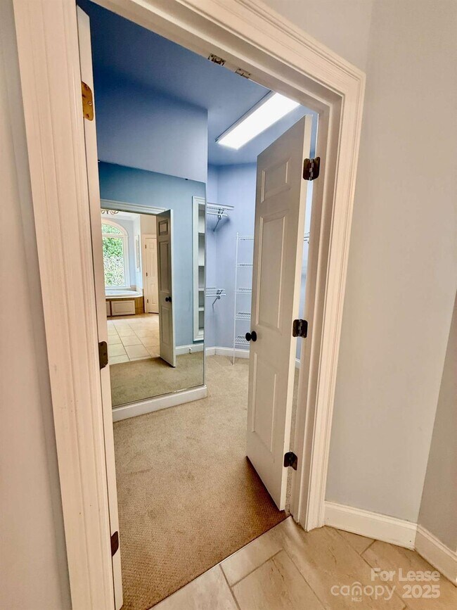 Building Photo - 1806 Asbury Hall Ct