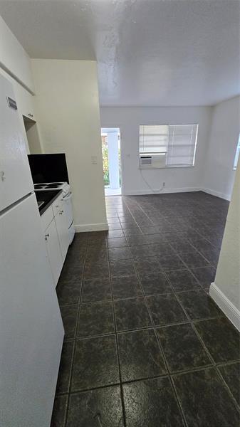 Building Photo - 1012 NW 2nd Ave