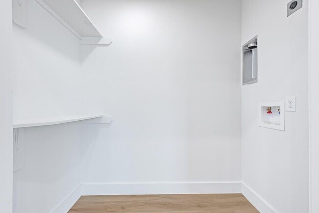 Building Photo - 6726 Dumble St