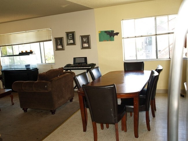 Interior Photo - 1920 25th Ave