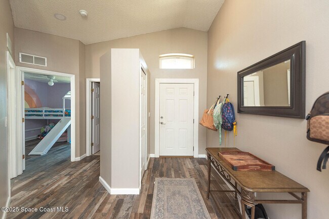 Building Photo - 2667 Deercroft Dr
