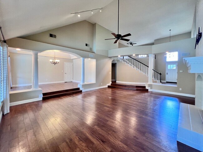 Building Photo - $3,700 Cole & Millbrook, 4 Bedroom House -...