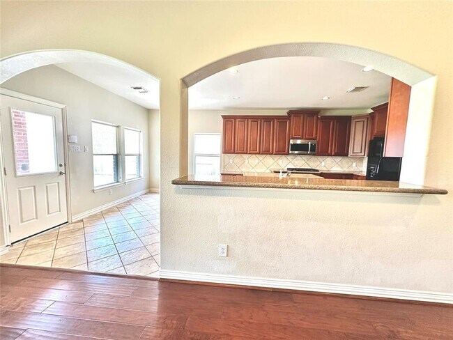 Building Photo - 26223 Longmont Park Ln