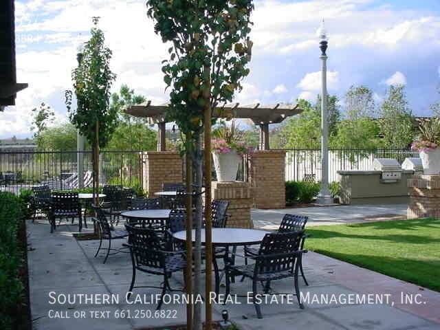 Building Photo - 27471 Acacia Dr