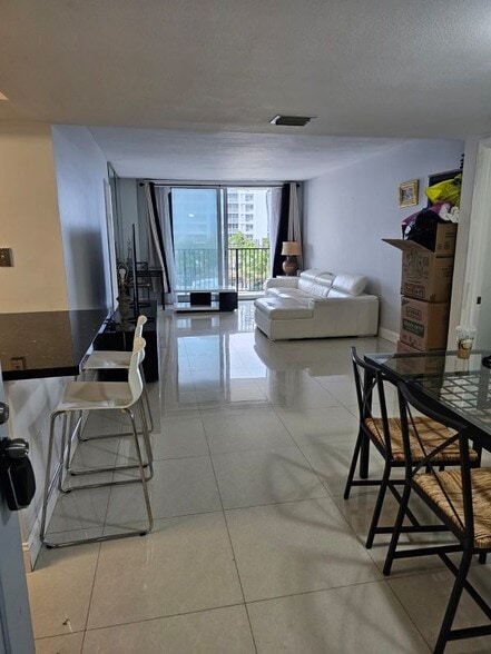 Building Photo - 9273 Collins Ave