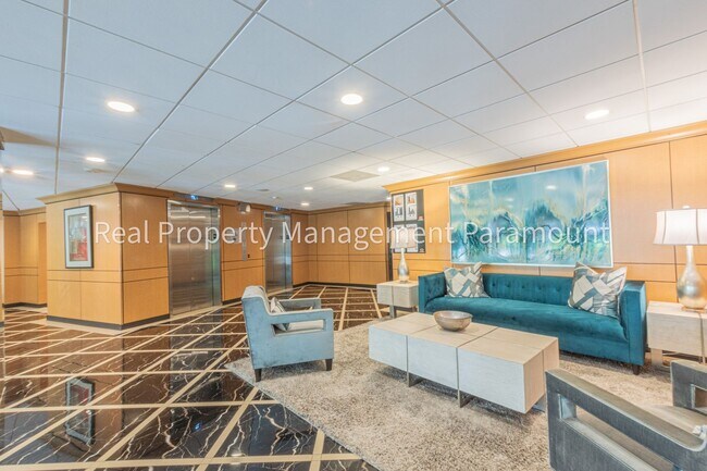 Building Photo - Beautiful One Bedroom Apartment in Los Ang...