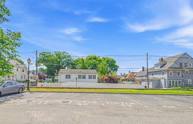 Building Photo - 145 Glenwood St
