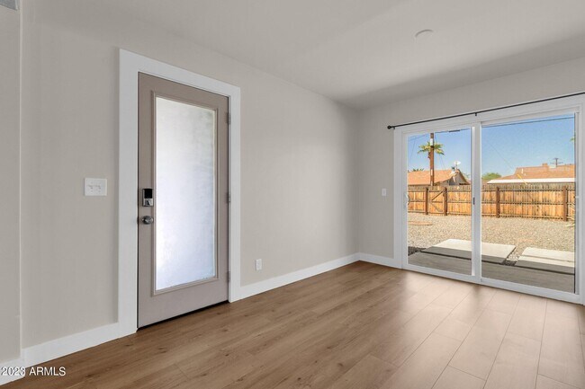 Building Photo - 7408 E Beatrice St