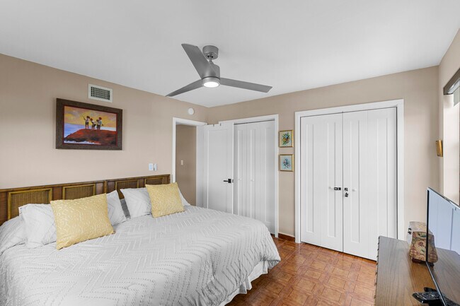 Building Photo - 3951 N Ocean Blvd