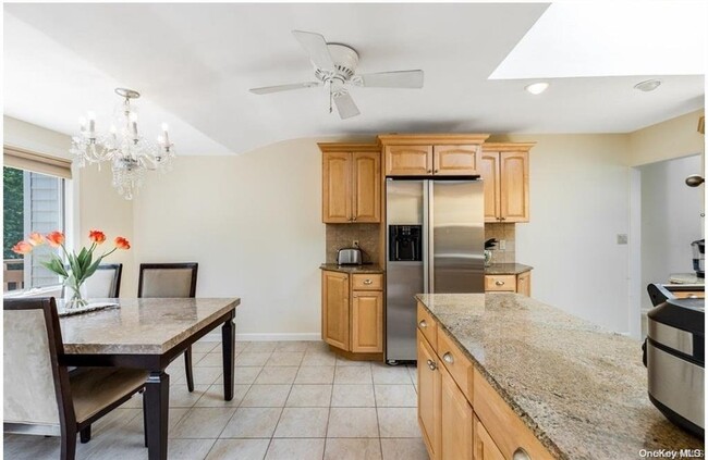 Building Photo - 261 Gramercy Dr