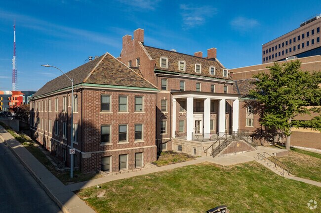 Building Photo - Hawthorn Hill Apartments