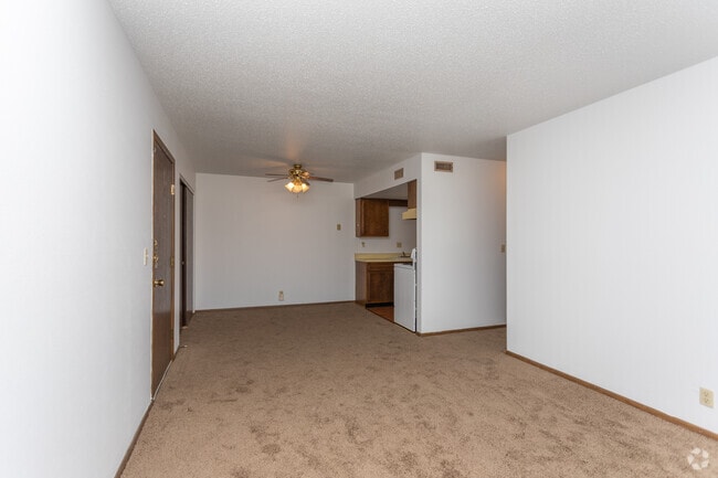 1BR, 1BA - 594 SF - Hidden Village Square Apartments