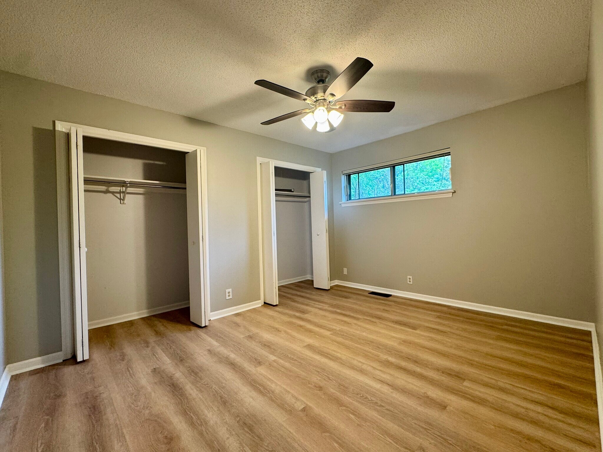 Building Photo - 1443 Palisades Rd