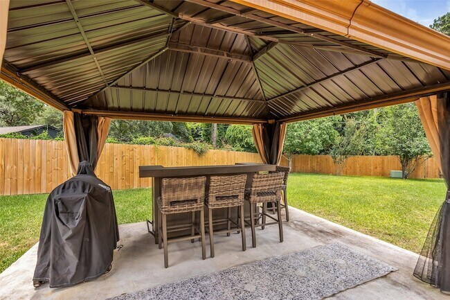 Building Photo - 16718 Warbler Dr