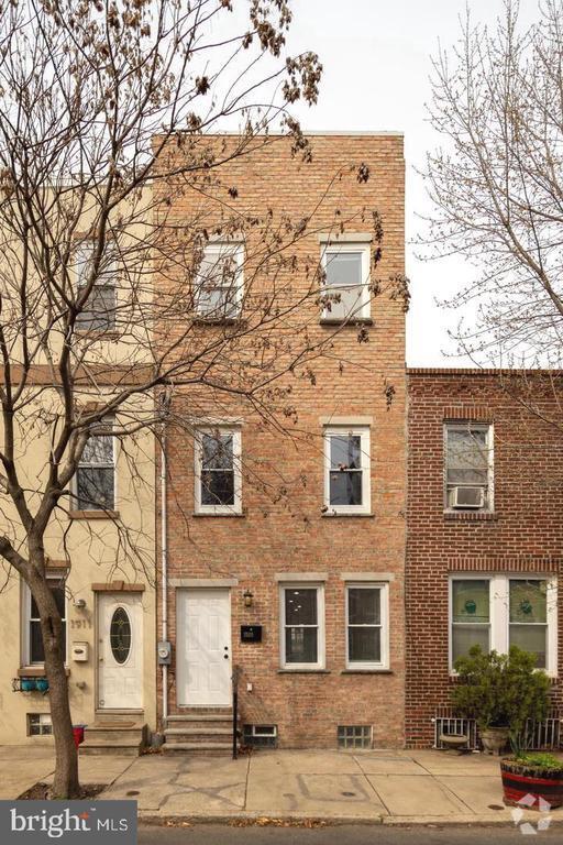 Building Photo - 1909 Manton St