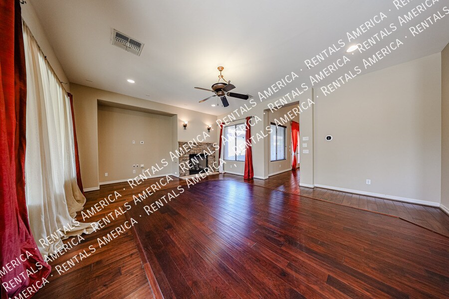 Building Photo - 130 W Tonto Dr