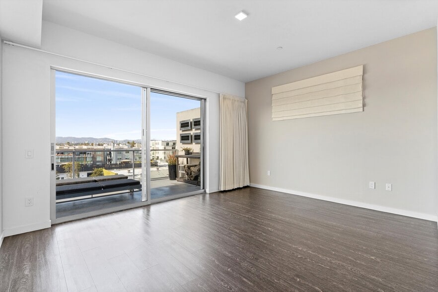 Building Photo - 4140 Glencoe Ave