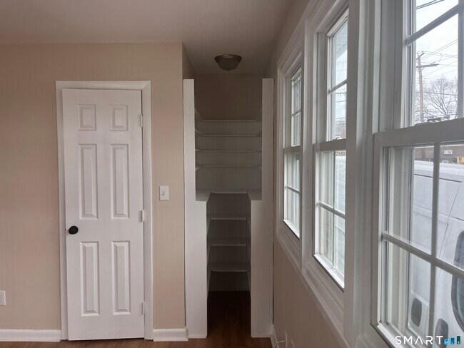 Building Photo - 246 Elm St