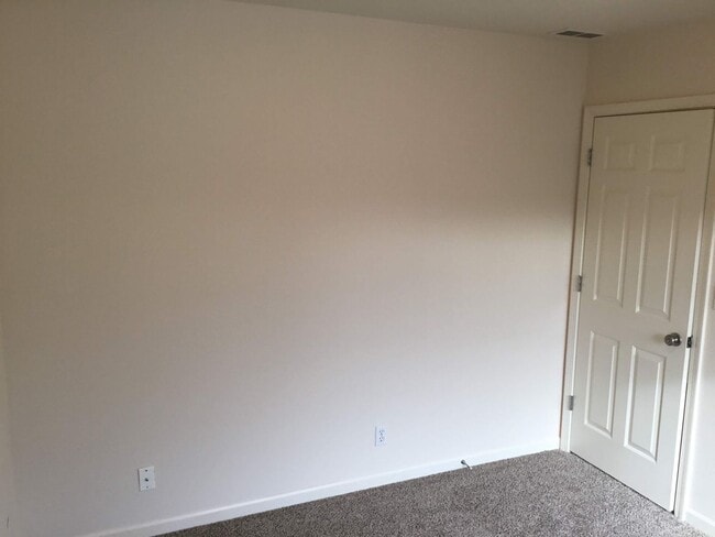Building Photo - 3 Bedroom Home in Bethel-Danebo Area