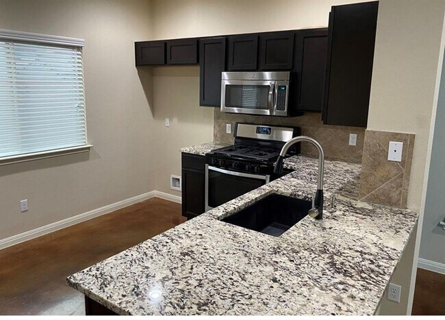 Building Photo - 4515 Esper Ln