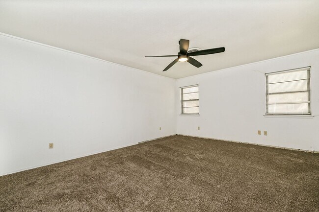 Building Photo - 3103 SW 27th Ave