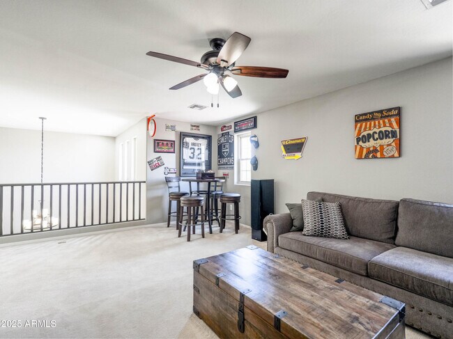Building Photo - 761 W Desert Hollow Dr